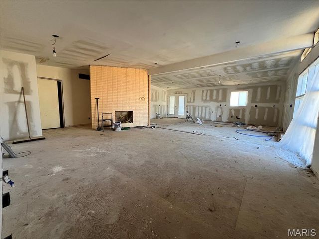 1029 N Woodland Drive, Dexter, MO 63841