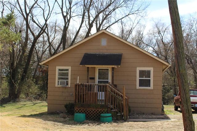 1027 Delaware Street, Leavenworth, KS 66048