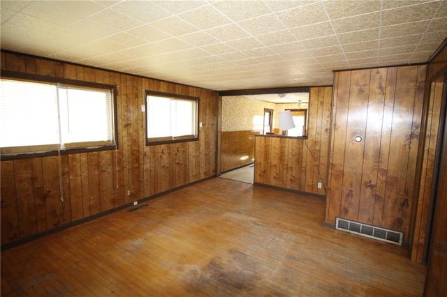 1027 Delaware Street, Leavenworth, KS 66048