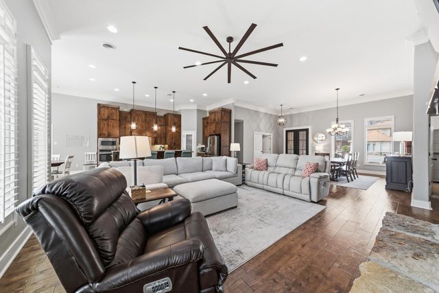 205 Lake Valley Drive, Maumelle, AR 72113