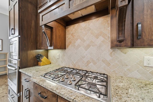 205 Lake Valley Drive, Maumelle, AR 72113