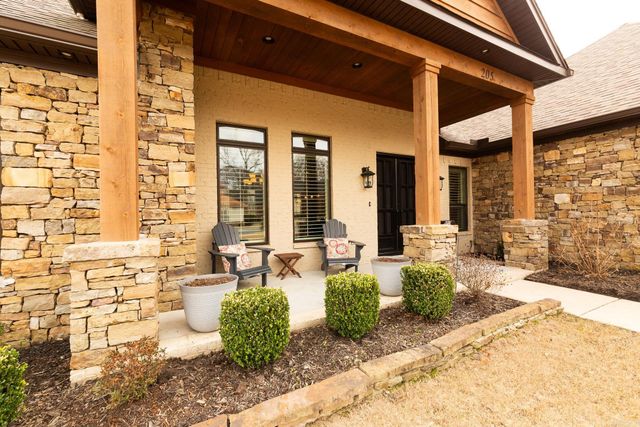 205 Lake Valley Drive, Maumelle, AR 72113