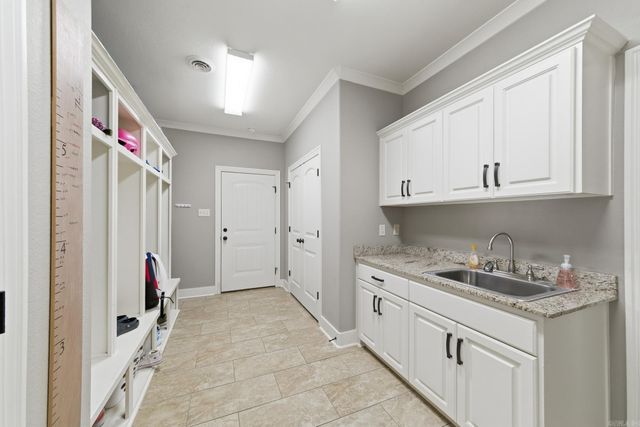 205 Lake Valley Drive, Maumelle, AR 72113