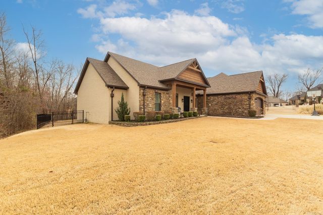 205 Lake Valley Drive, Maumelle, AR 72113
