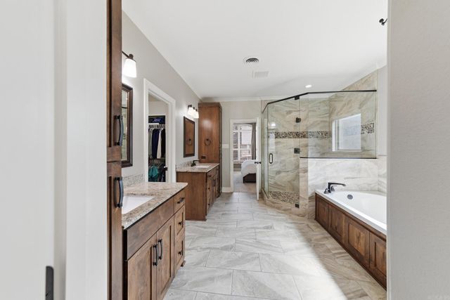 205 Lake Valley Drive, Maumelle, AR 72113