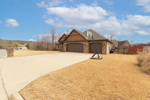 205 Lake Valley Drive, Maumelle, AR 72113