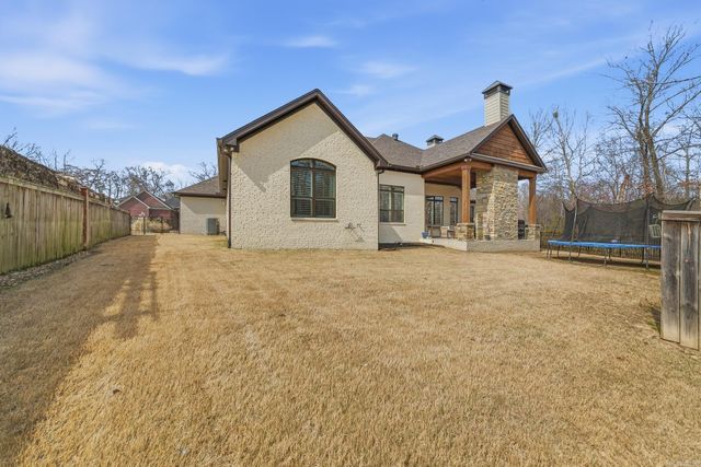 205 Lake Valley Drive, Maumelle, AR 72113