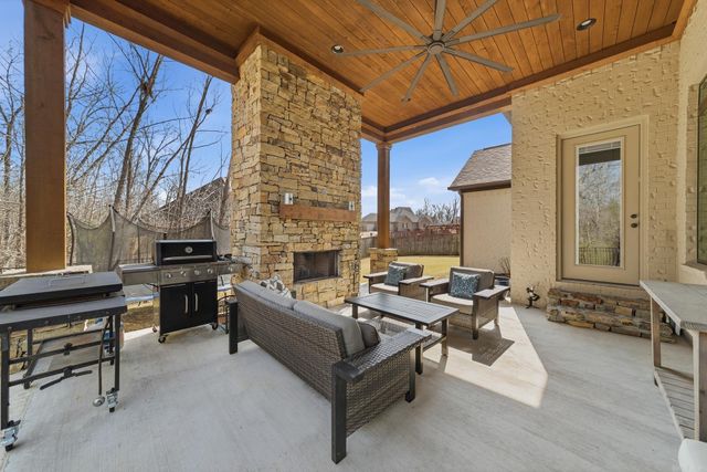 205 Lake Valley Drive, Maumelle, AR 72113