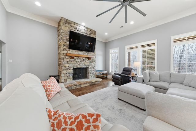 205 Lake Valley Drive, Maumelle, AR 72113