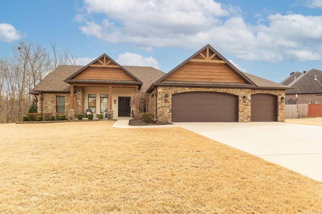 205 Lake Valley Drive, Maumelle, AR 72113