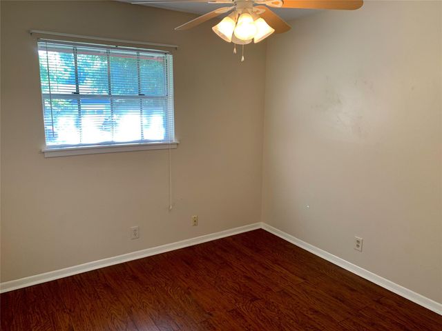 400 Tilbury LN, Austin, TX 78745