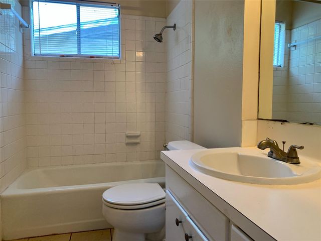 400 Tilbury LN, Austin, TX 78745