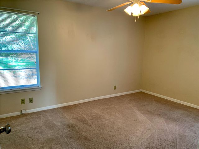 400 Tilbury LN, Austin, TX 78745