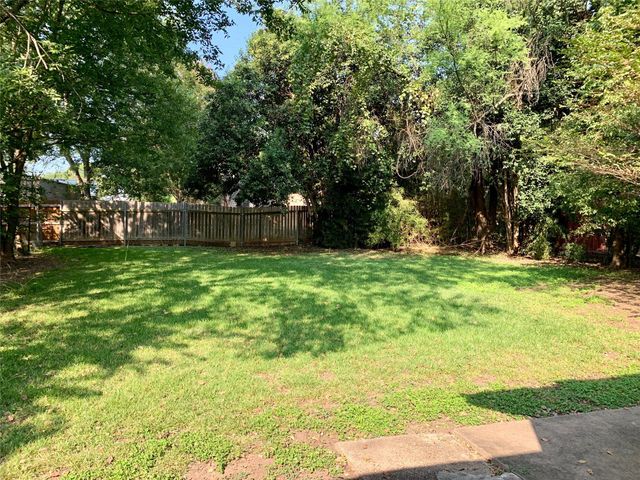 400 Tilbury LN, Austin, TX 78745