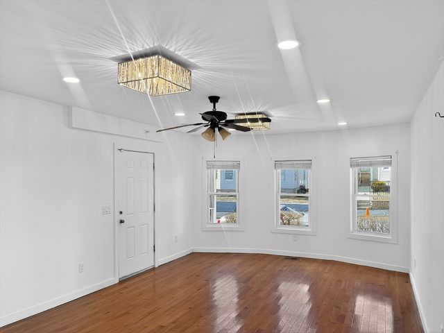 247 Pilgrim Ave 1, Worcester, MA 01604