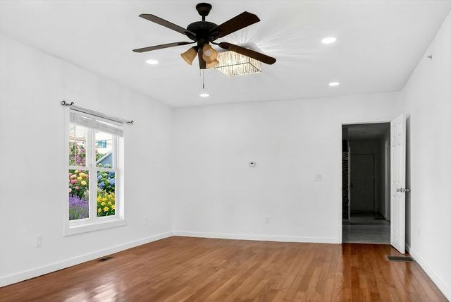 247 Pilgrim Ave 1, Worcester, MA 01604