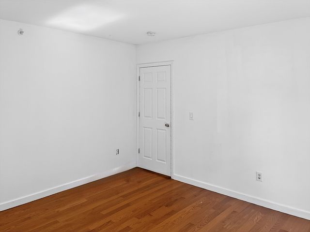 247 Pilgrim Ave 1, Worcester, MA 01604