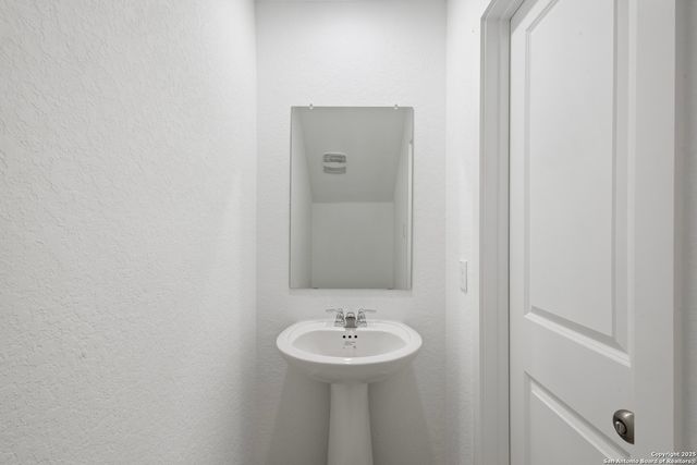 9203 Kinsel Park, Converse, TX 78109