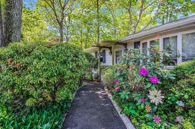 49 Washington Avenue, Mastic Beach, NY 11951