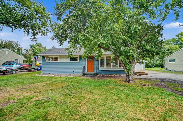 3674 Mcknight Road N, White Bear Lake, MN 55110