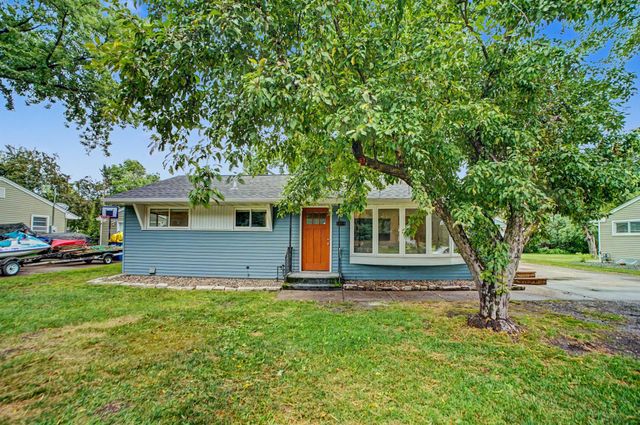 3674 Mcknight Road N, White Bear Lake, MN 55110