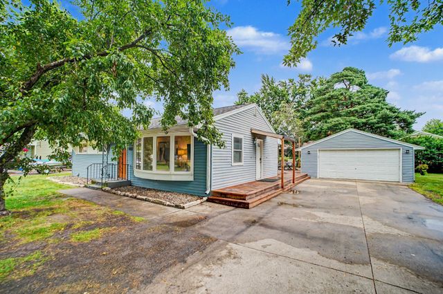 3674 Mcknight Road N, White Bear Lake, MN 55110
