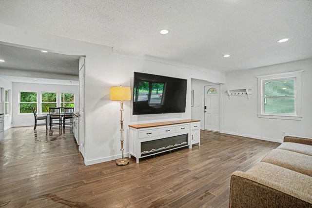 3674 Mcknight Road N, White Bear Lake, MN 55110