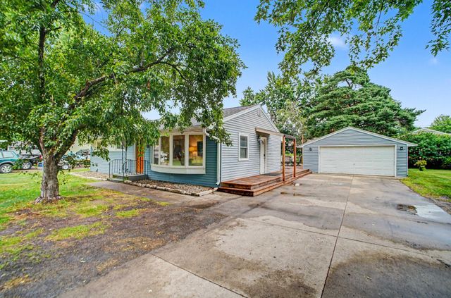 3674 Mcknight Road N, White Bear Lake, MN 55110