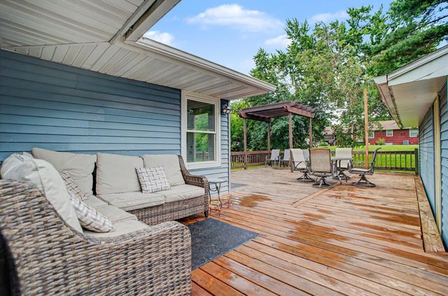 3674 Mcknight Road N, White Bear Lake, MN 55110