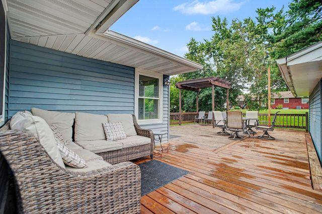 3674 Mcknight Road N, White Bear Lake, MN 55110