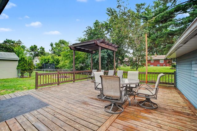 3674 Mcknight Road N, White Bear Lake, MN 55110