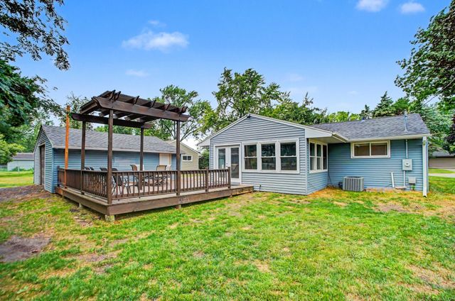 3674 Mcknight Road N, White Bear Lake, MN 55110