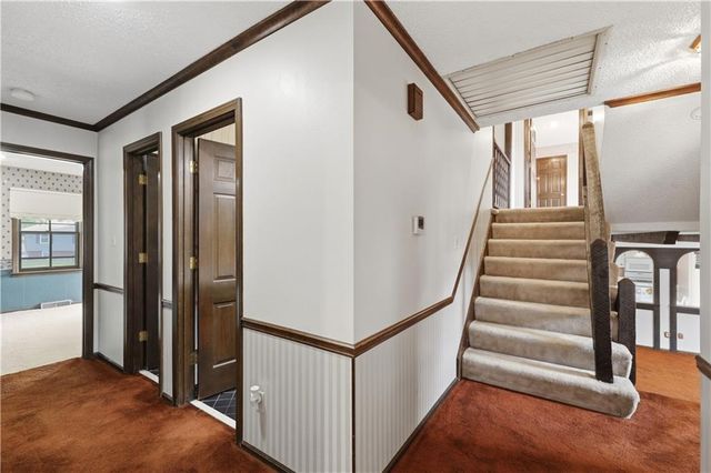 16701 E George Franklyn Drive, Independence, MO 64055
