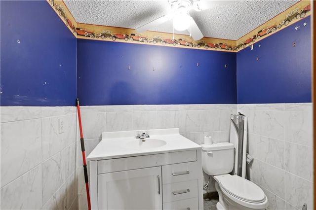 16701 E George Franklyn Drive, Independence, MO 64055