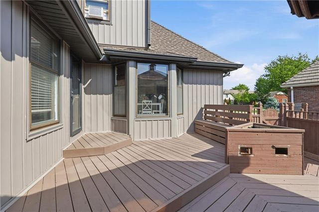 16701 E George Franklyn Drive, Independence, MO 64055