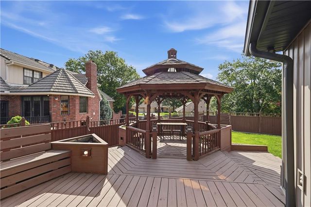 16701 E George Franklyn Drive, Independence, MO 64055