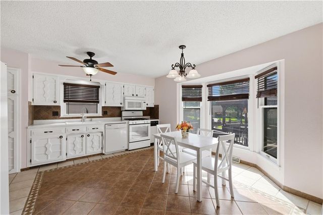 16701 E George Franklyn Drive, Independence, MO 64055