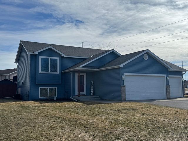 10 Juneau Court, North Mankato, MN 56003