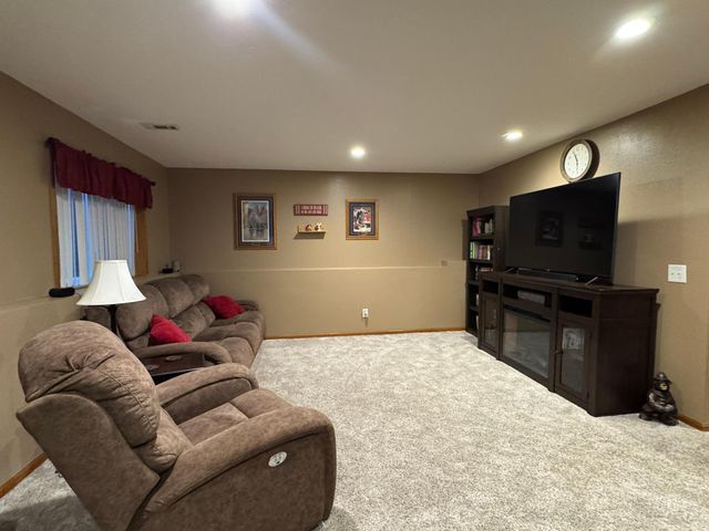 10 Juneau Court, North Mankato, MN 56003