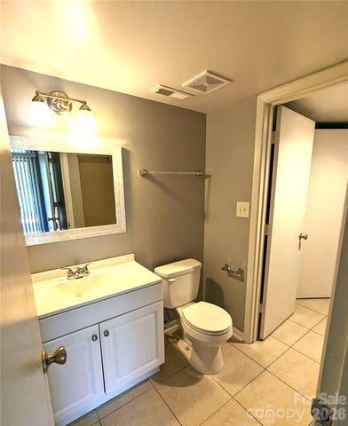 8021 Cedar Glen Drive, Charlotte, NC 28212