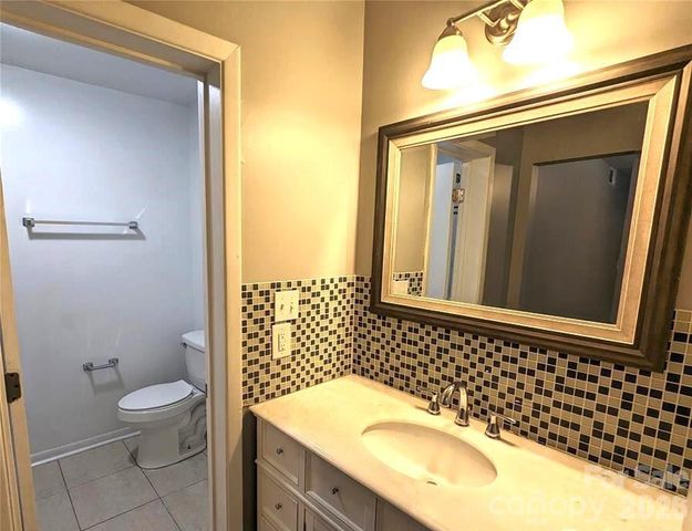 8021 Cedar Glen Drive, Charlotte, NC 28212