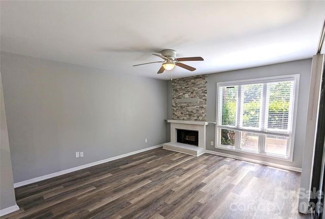 8021 Cedar Glen Drive, Charlotte, NC 28212