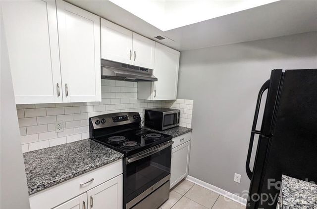 8021 Cedar Glen Drive, Charlotte, NC 28212