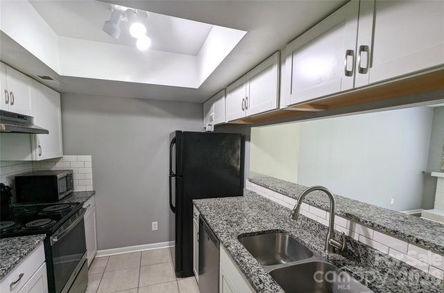 8021 Cedar Glen Drive, Charlotte, NC 28212