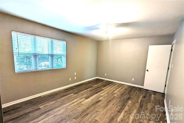 8021 Cedar Glen Drive, Charlotte, NC 28212