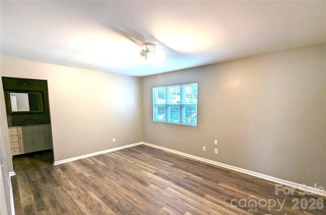 8021 Cedar Glen Drive, Charlotte, NC 28212