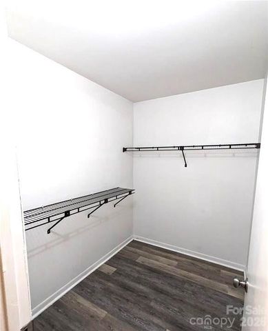 8021 Cedar Glen Drive, Charlotte, NC 28212