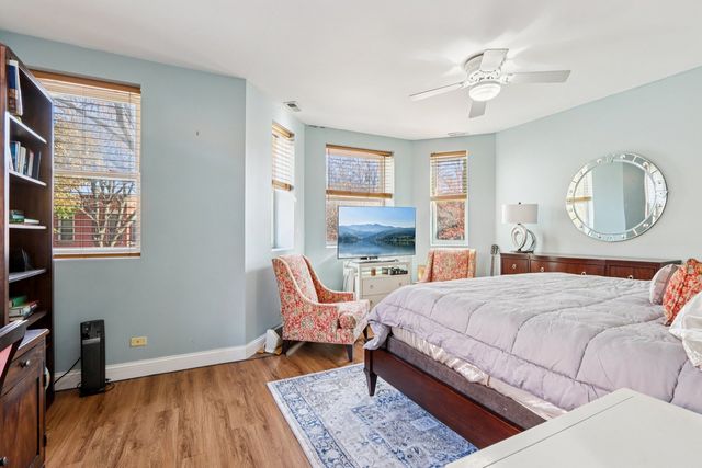 3432 S Prairie Avenue, Chicago, IL 60616