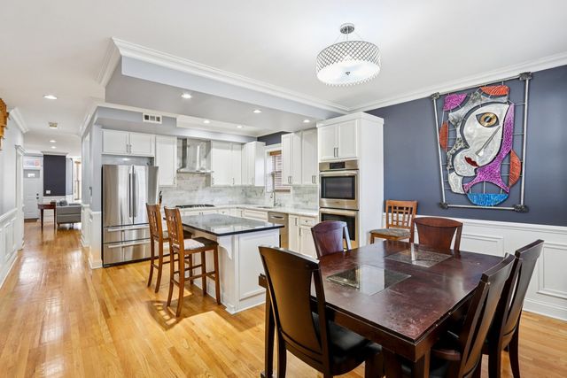 3432 S Prairie Avenue, Chicago, IL 60616