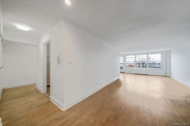 23-20 Bell Boulevard 6J, Bayside, NY 11360